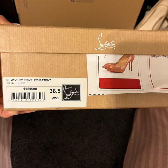 Christian L. Size 8 never worn - Picture 6 of 6